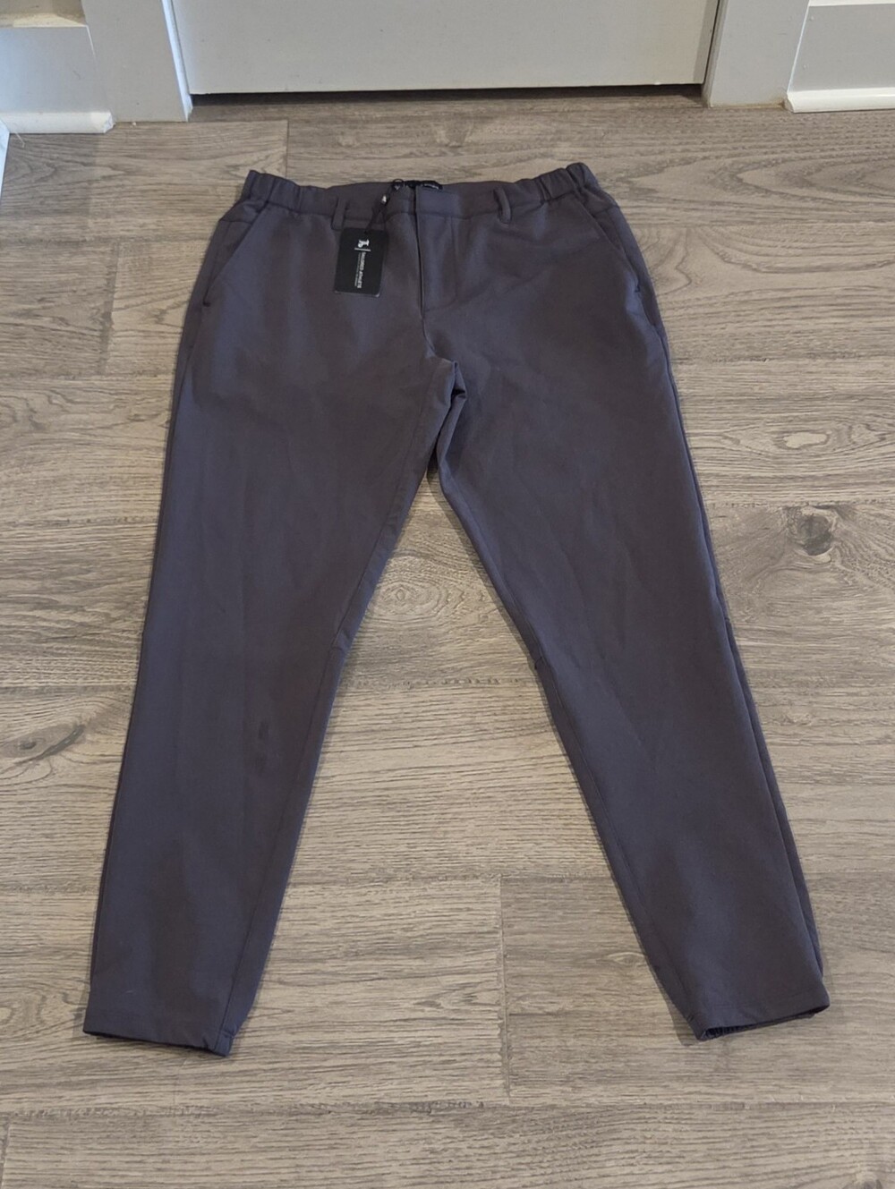 NWT Tailored Athlete Everyday Tech Trousers Pants Graphite Grey - Size Large 29"
